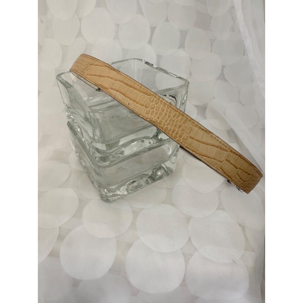 Vtg BRIGHTON Womens M -L belt Cream & Tan REVERSIBLE Leather Embossed animal - Picture 9 of 12